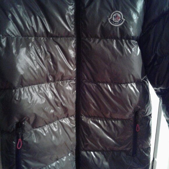 Moncler jacket new size small dark green beautiful color - Picture 3 of 7